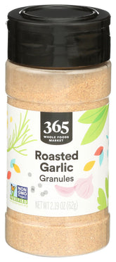 365 by Whole Foods Market roasted garlic granules bottle front for convenient seasoning.