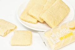 Alliving Milk Rice Cracker banana bag on table highlights pantry-friendly snack for afternoon cravings.
