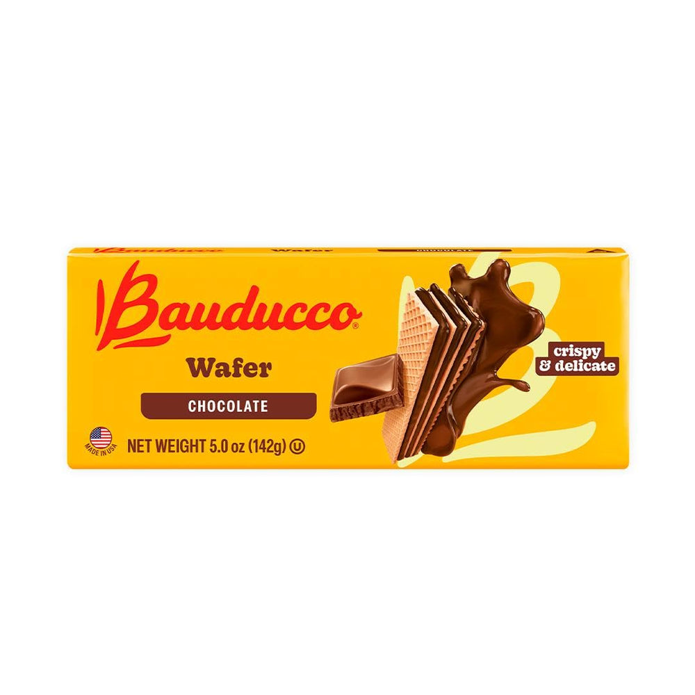 Bauducco Chocolate Wafers with crispy outer texture, ideal for coffee pairing.
