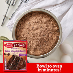 Betty Crocker Delights frosting and decorating setup for customization