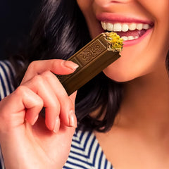 Bolci Dubai chocolate bar kunafa texture detail emphasizing premium cacao and pistachio bite.