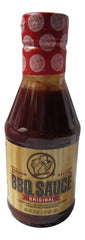 Buc-ee's Premium Recipe BBQ Sauce bottle pour, ideal for grilling and enhancing savory dishes.