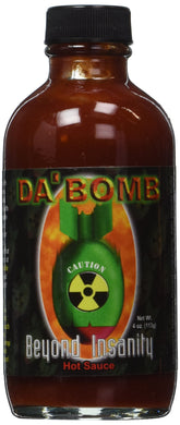 Da'Bomb Beyond Insanity bottle pour showing extreme heat for bold dishes