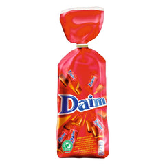 Daim 200g bag of chocolates with individually wrapped pieces, ideal for sharing.