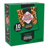 Dot's Parmesan Garlic Pretzel Twist 1oz bag ofrece un bocado sabroso para compartir.