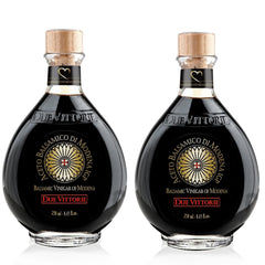 Due Vittorie Oro Gold bottle front view with built-in pourer for precise drizzle.