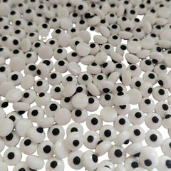 Eastron eyeballs decorate cake pops with kid-friendly, themed charm.