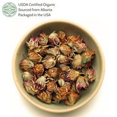 Elanen Naturals red clover tea brew with rich color and aroma.
