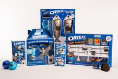 Frankford cookie holder keeps Oreos neatly on the mug.