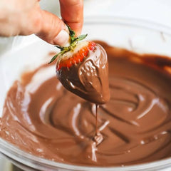 GEEOOLLAH easy-melt wafers for microwave dipping and even coating.