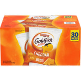 Goldfish Cheddar crackers 1.5 oz pack front, perfect for on-the-go snacking.