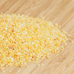GranAroma Dried and Minced Garlic in a kitchen setup for easy seasoning.