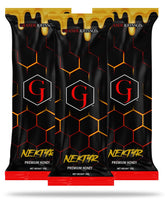 Grande Johnson Nektyr organic honey with pollen pour highlights its golden aroma and natural energy potential.