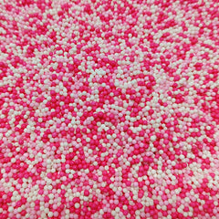 Homankit Valentines sprinkles add color to cakes and cupcakes.