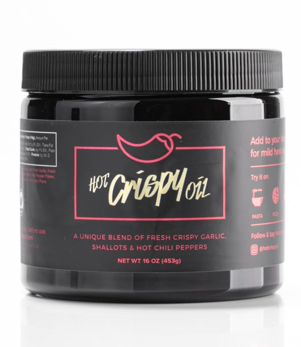 Hot Crispy Oil Hot Tub bottle close-up showcasing crispy garlic and peppers for bold flavor.