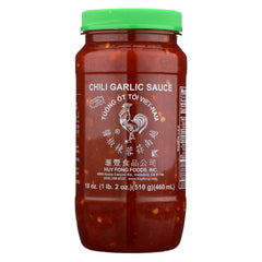Huy Fong Chili Garlic Sauce 18oz bottle front, garlicky heat enhances everyday meals.