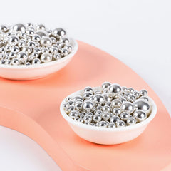 Kasvan Silver Pearl Sugar on cupcakes adding shimmer