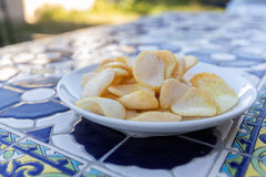 KINJIRUSHI curry shrimp chips serving bowl, perfect party snack option.