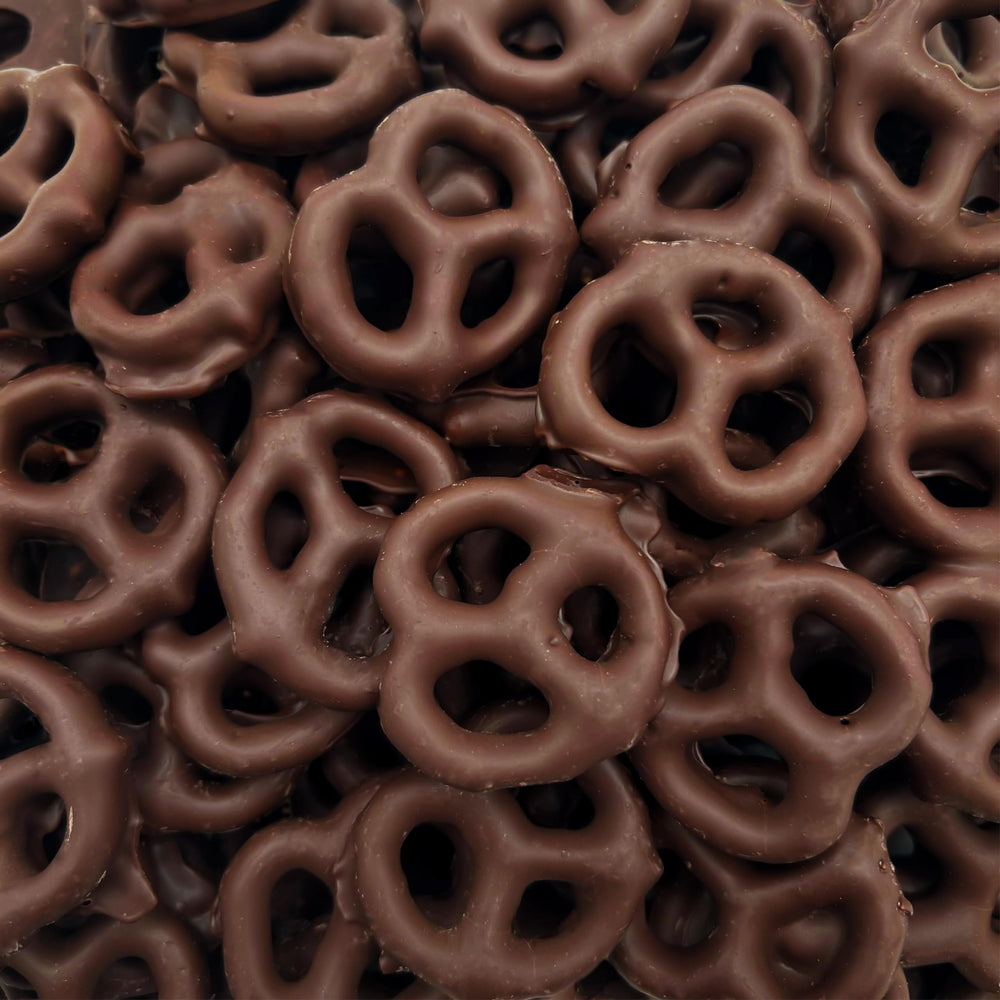 LAETAFOOD dark chocolate pretzels bag front, ideal on-the-go snack