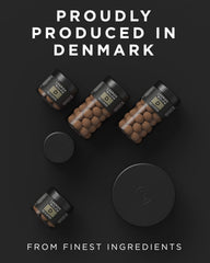 LAKRIDS BY BULOW D Salt & Caramel coating detail – rich dulche chocolate surrounds licorice.