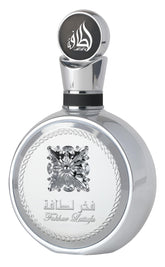 Lattafa Fakhar Platin bottle front view highlights modern fragrance for daily wear