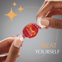 Lindt LINDOR gift bag presentation ideal for gifting occasions.