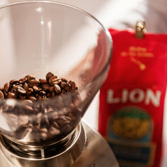Lion Coffee Vanilla Macadamia 10oz bag back with roast and tasting notes