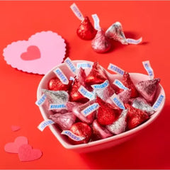 Mashbox Kises individually wrapped teardrop chocolates for gifting and decor.