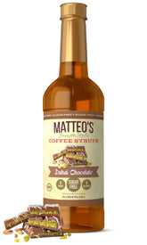 Matteo's Dubai Chocolate Syrup bottle pouring, zero-calorie sweetness for beverages.