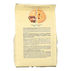 Cross-section of Mulino Bianco Hazelnut Cream Cookies showing filling