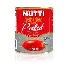 Mutti Whole Peeled Tomatoes Pelati label close-up highlighting rich flavor for sauces