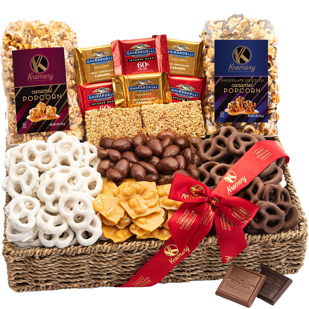 Nut Cravings KREMERY drizzle caramel popcorn close-up, ideal for sharing at gatherings.