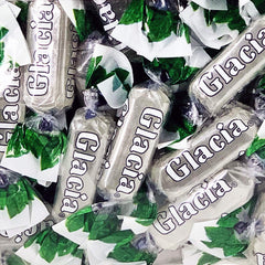 Perugina Glacia Mint candies close-up highlighting crisp mint and cool taste.