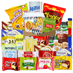 Seconde Nature Korean Snack Box front view, gift-ready for K‑food lovers.