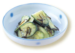 U~eipa Kurakon sliced pickles on plate for easy pairing ideas