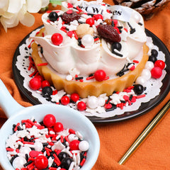 VoKaSar pearl sizes add depth to ice cream and cakes.