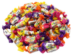 Zaza kosher fruity creme taffy pack features juicy flavors in a platter-friendly box.