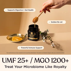 Pouring UMF25 honey highlights convenient daily use and glossy flow