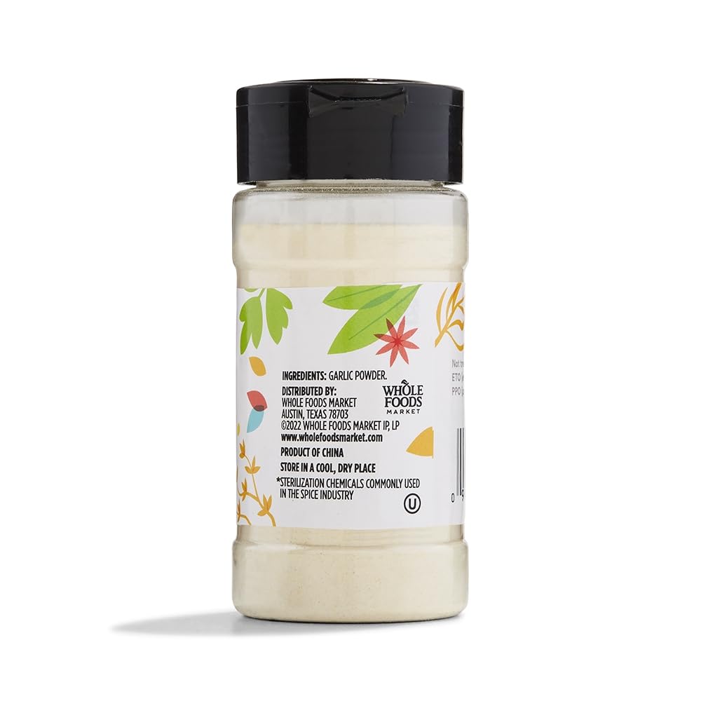 365 by Whole Foods Market garlic powder jar close-up, classic aroma for roasting and sautéing.