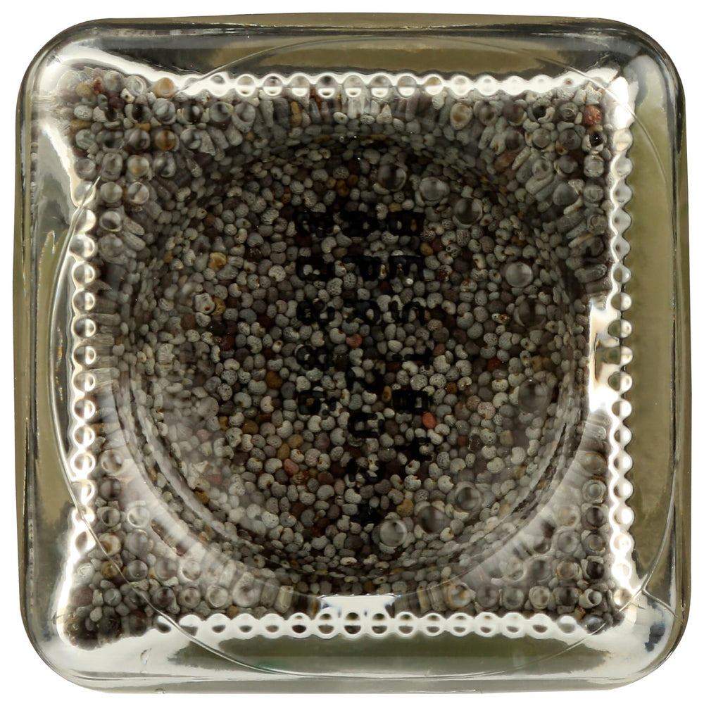 365 by Whole Foods Market organic poppy seeds baking-ready, enhances texture and flavor in recipes.