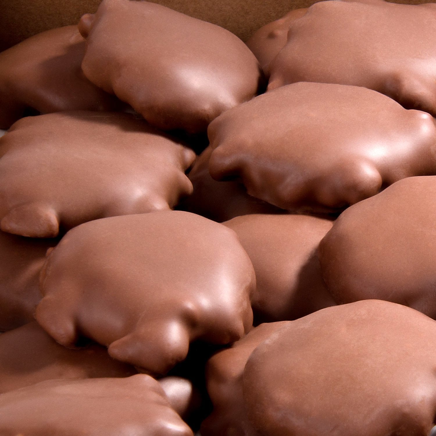 Bulk case detail shows approximately 80 pieces for serving at venues