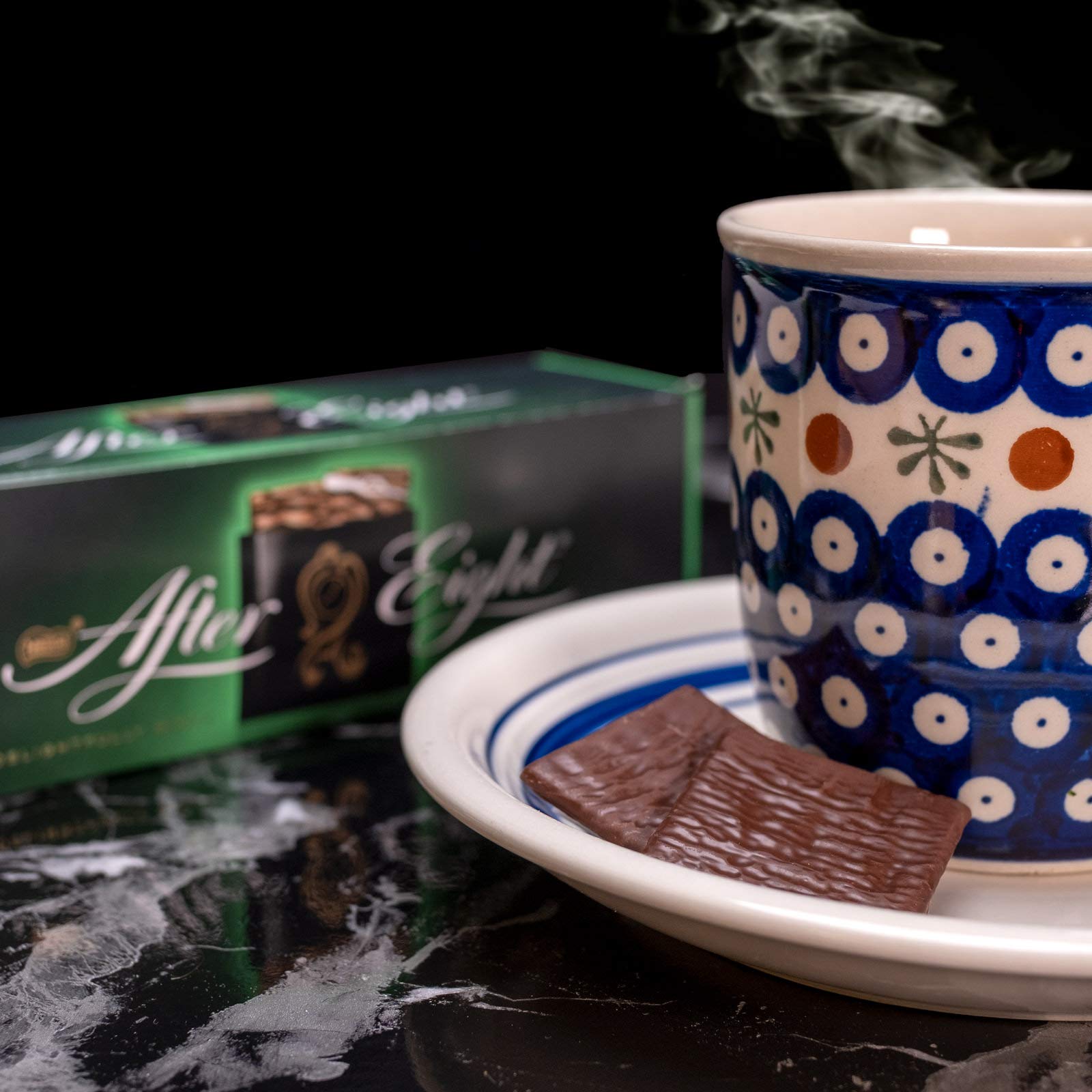 After Eight Dark Mint Thins aroma close-up, inviting minty notes