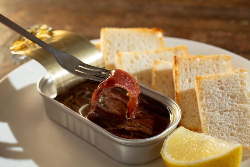 Agostino Recca pasta with anchovies demonstrates quick, flavorful weeknight possibilities.