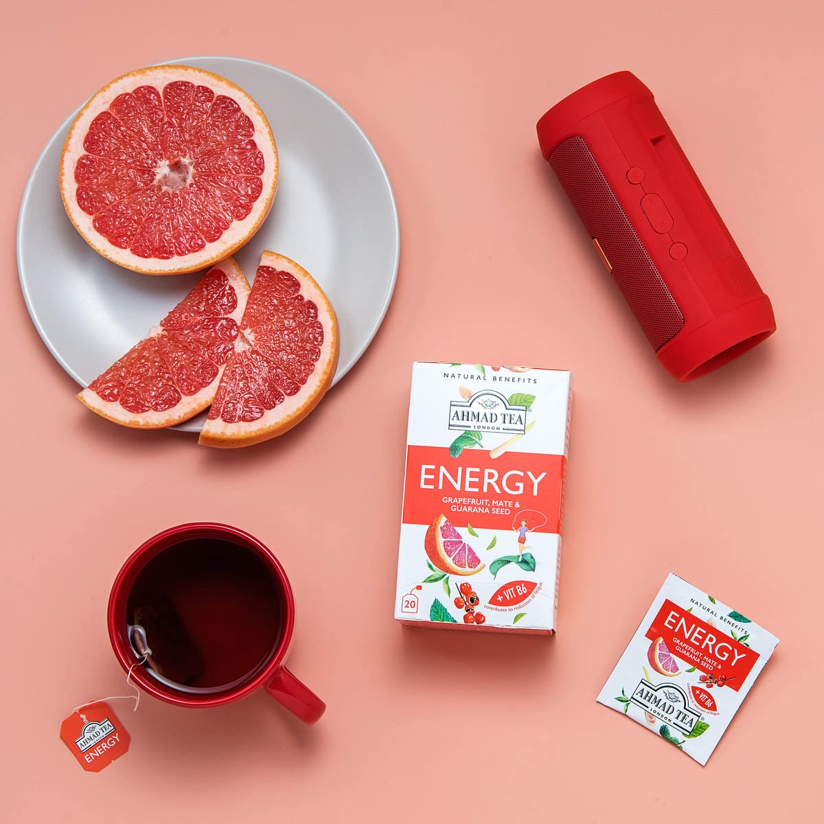 Citrus and lemongrass aroma for a bright flavor in Ahmad Tea Energy.