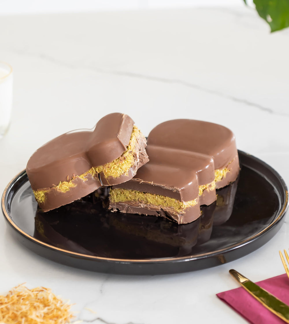 Alkis Kataifi dessert assembly demonstrates layered treats that impress guests.