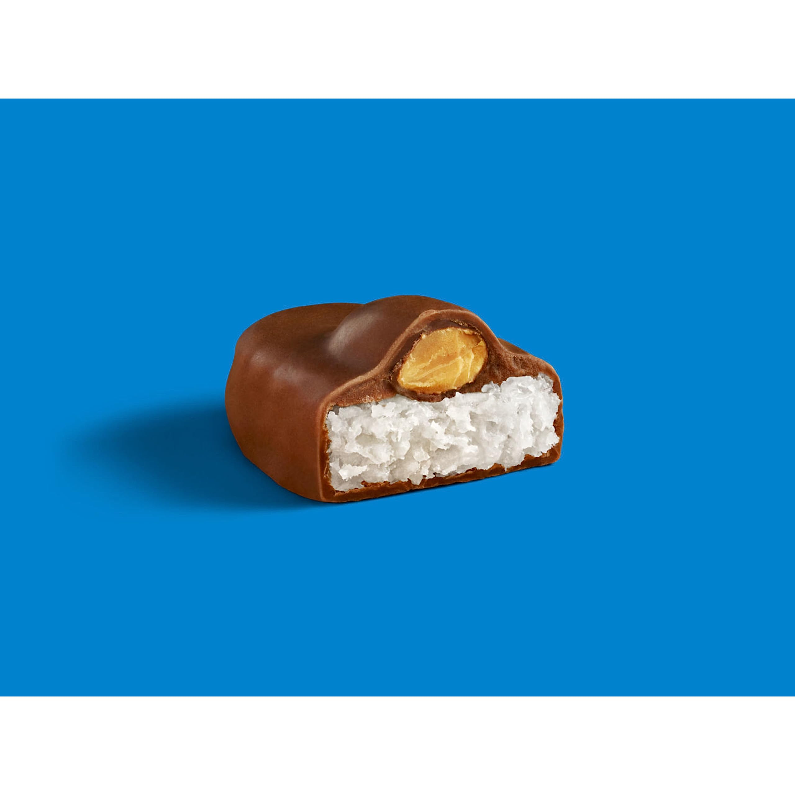 Almond Joy gift display suitable for bowls and gift bags