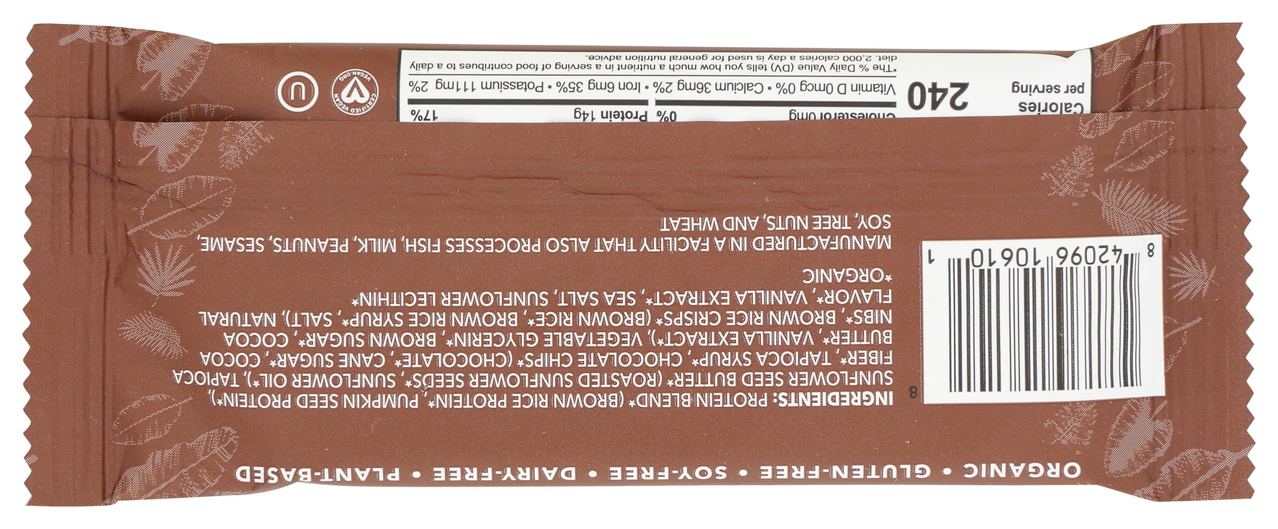 Close view of ALOHA Bar Chocolate Chip Ckie Dgh bar break showing chewy texture.