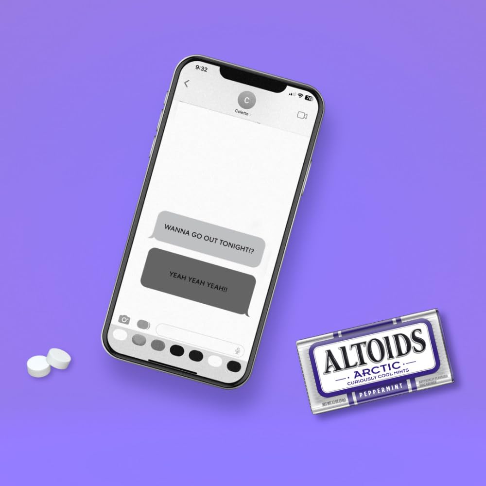 ALTOIDS Arctic Peppermint mint close-up with cooling texture