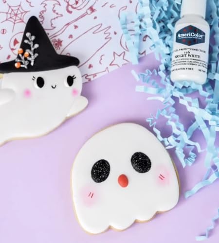 AmeriColor royal icing colored with Bright White for clean lines.