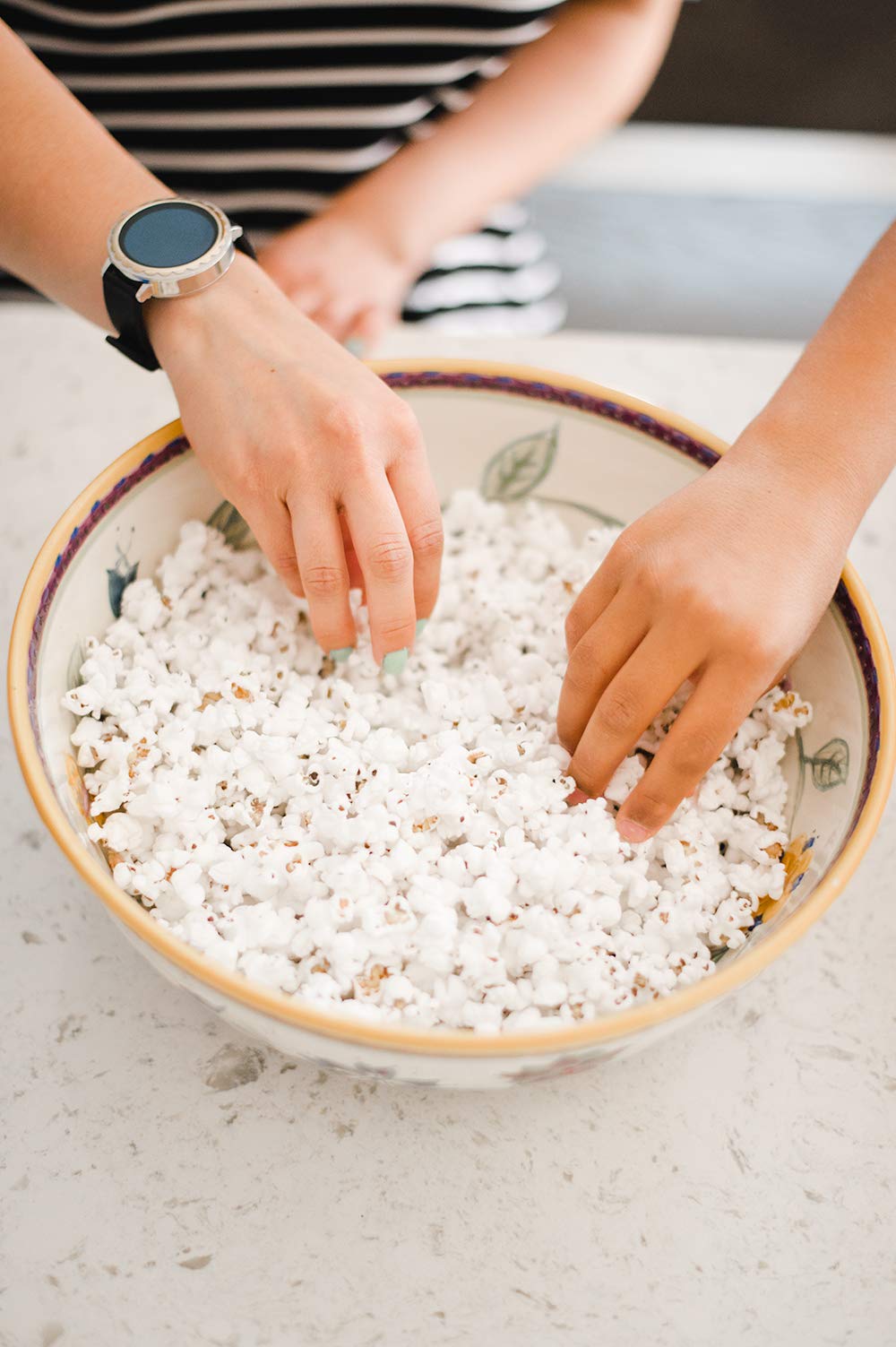 Amish Country Popcorn ButterSalt jar featuring nut-free icon